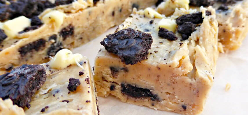 Simple Homemade Oreo White Chocolate Fudge