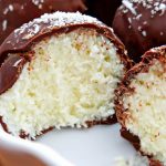 Simple Chocolate Bounty Balls