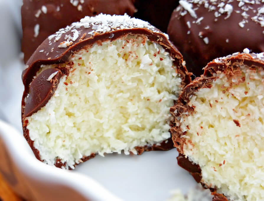 Simple Chocolate Bounty Balls (with just 4 ingredients)