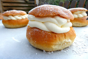 Semlor (Swedish buns)