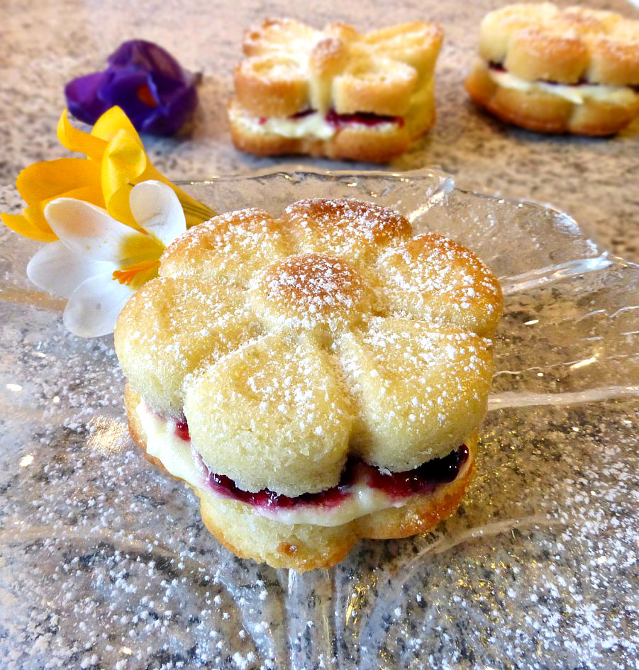 Spring-themed Individual Victoria Sandwich Cakes