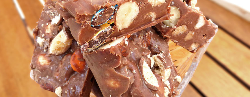 Malteser-MM-Hazelnut-and-Chocolate-Shortbread-No-Bake-Squares