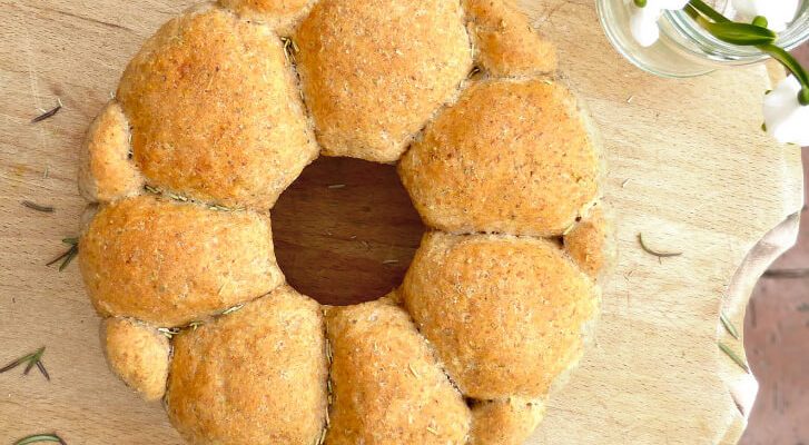 Spelt and Rye Herb Pull Apart Bread