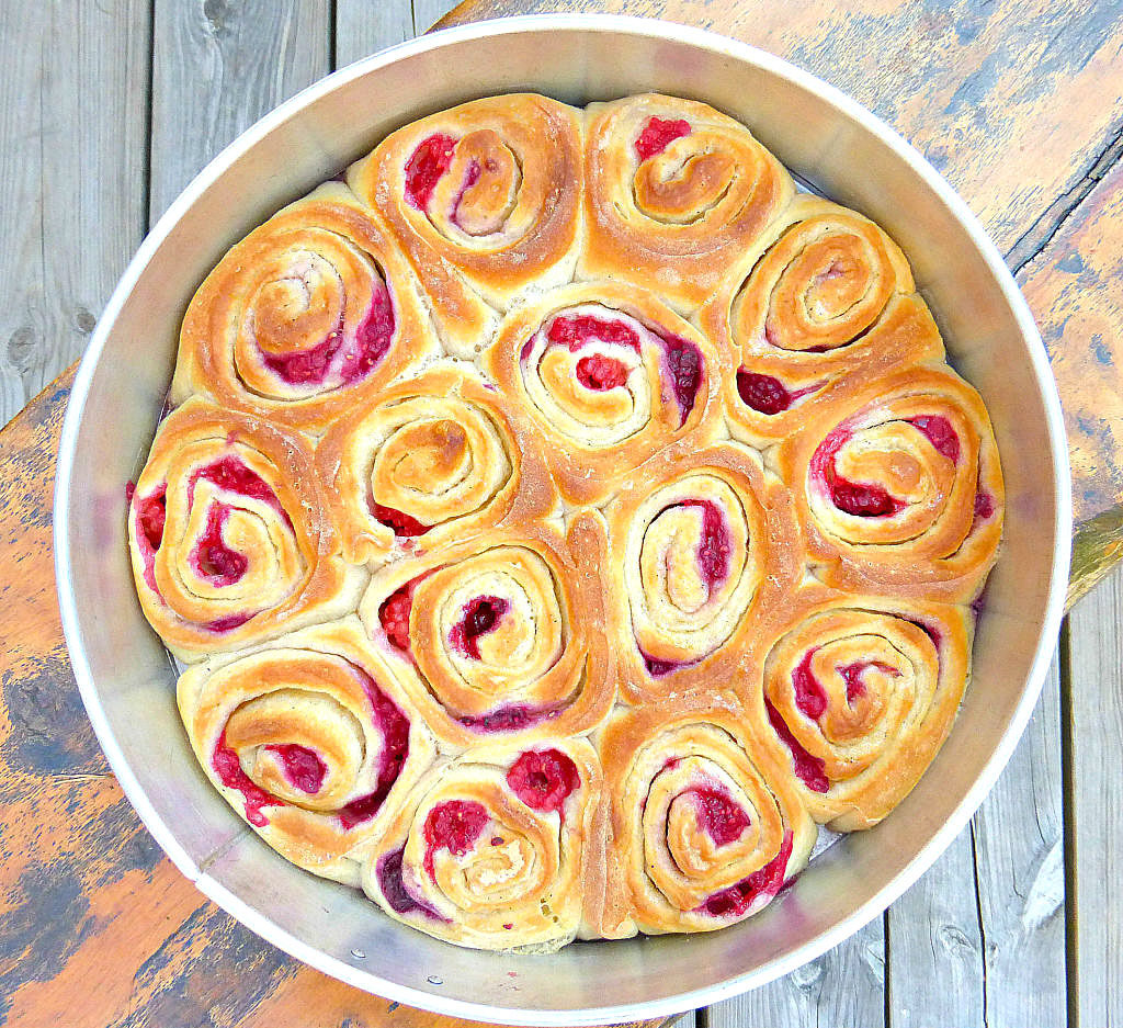 Raspberry and Vanilla Overnight Buns