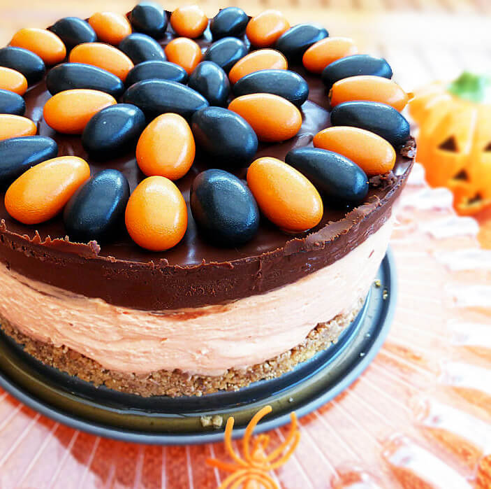 Halloween No-Bake White Chocolate Cheesecake 