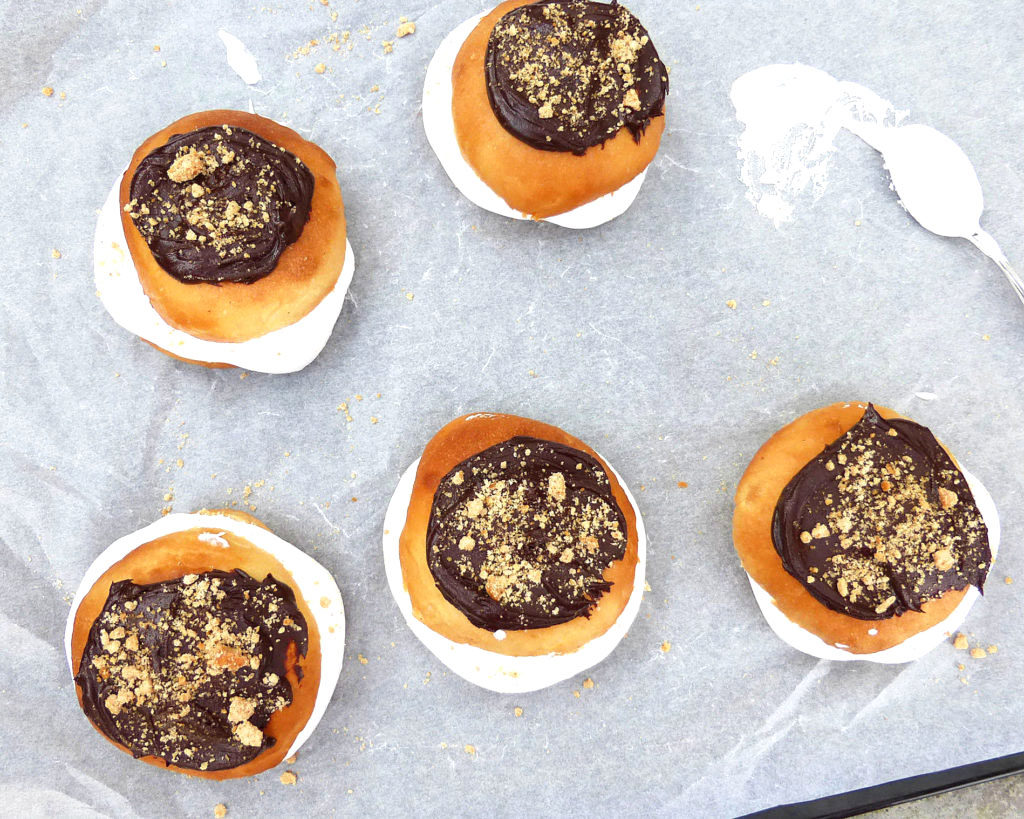 S'mores Doughnuts with Homemade Marshmallow Creme (made in an Actifry)