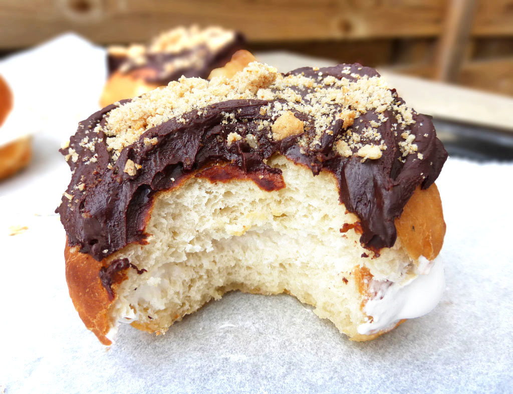 S'mores Doughnuts with Homemade Marshmallow Creme (made in an Actifry)