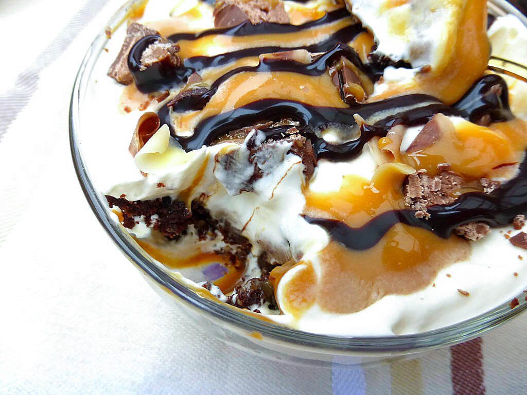 Mars Bar Trifles with Caramel & Brownies 