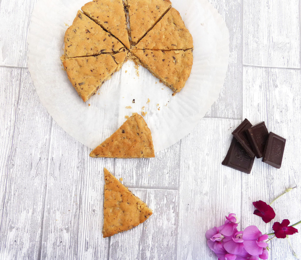 Simple Chocolate Chip and Cashew Shortbread (GF, less butter and sugar)