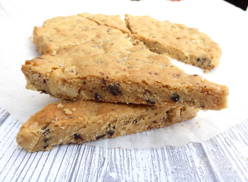 Simple Chocolate Chip and Cashew Shortbread (GF, less butter and sugar)