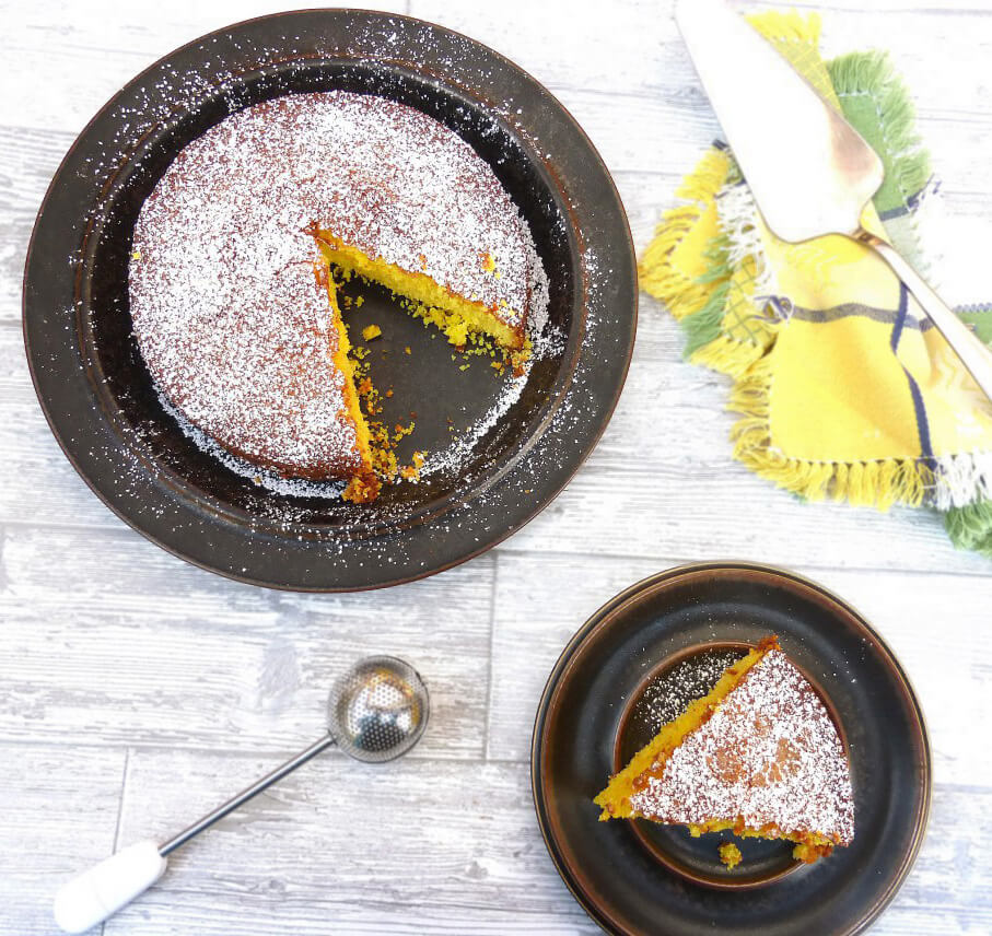Swedish Saffron Cake (Saffranskaka) 