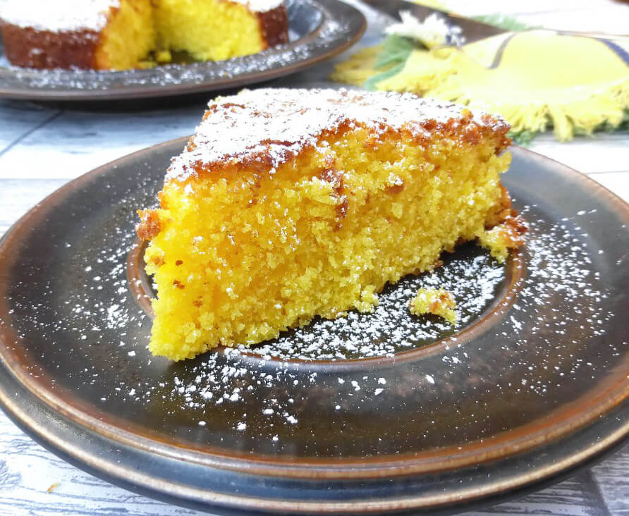 Swedish Saffron Cake (Saffranskaka) 