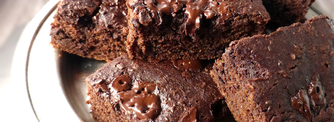 Mocha Dark Chocolate Brownies (gluten free & seriously low fat)