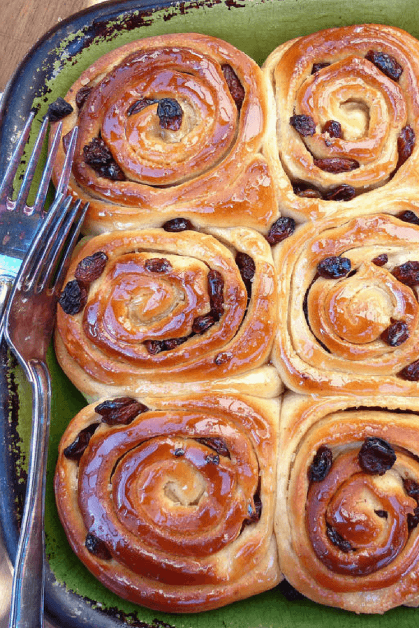 Easter Hot Cross Bun Rolls (when Cinnamon Rolls meet Hot Cross Buns)